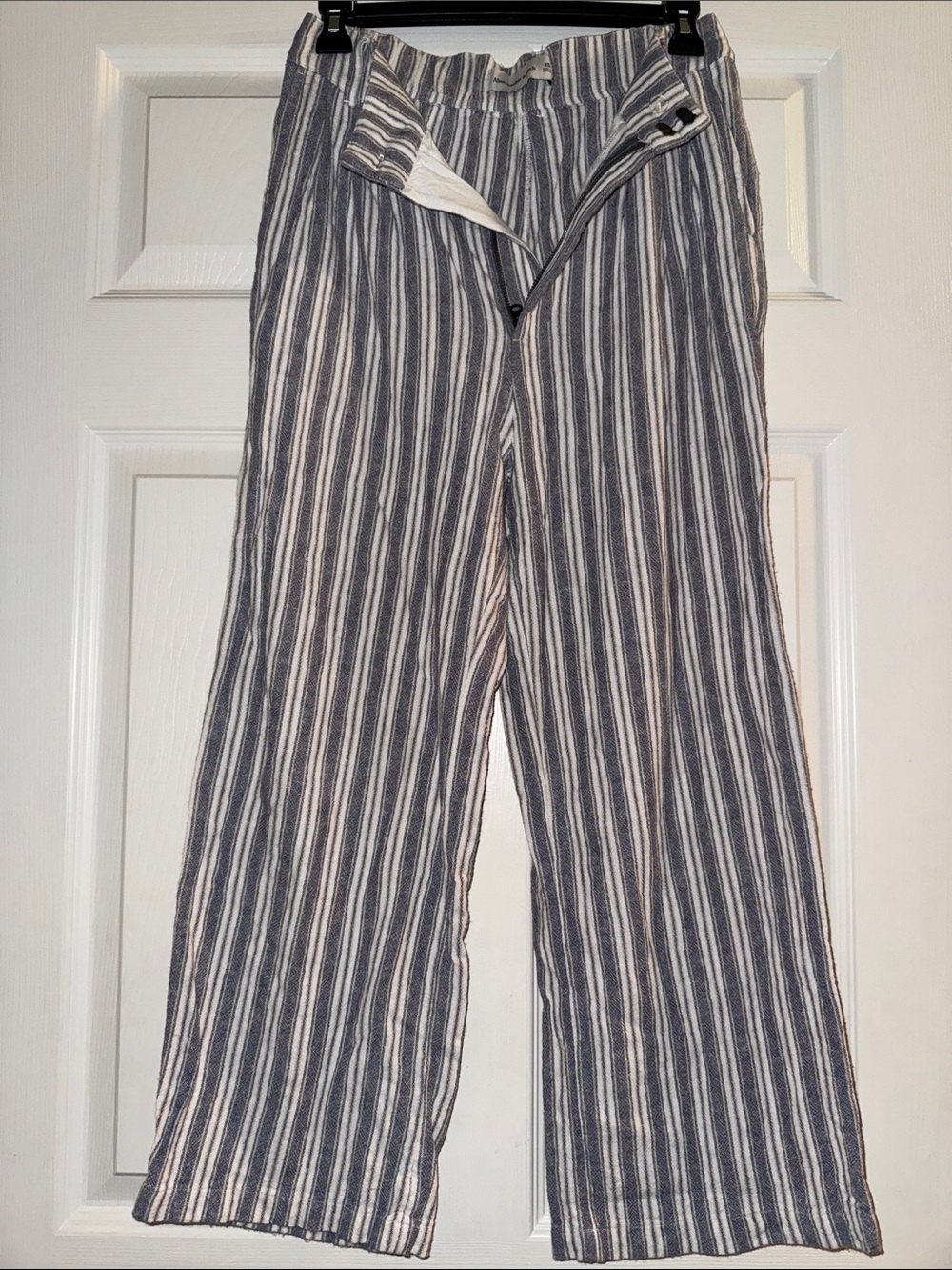 Abercrombie & Fitch Blue and White Striped Straight Leg Pants